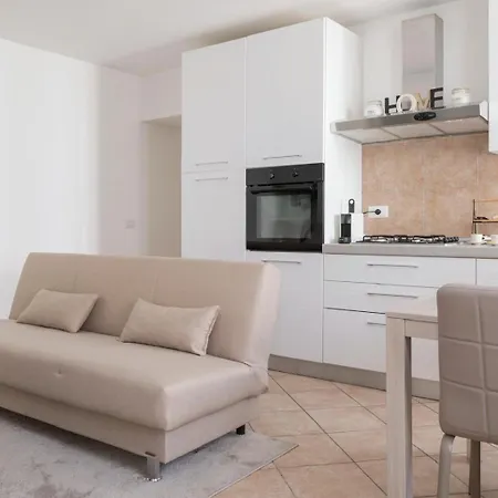 Aura-elegant In The Heart Of Lejlighed