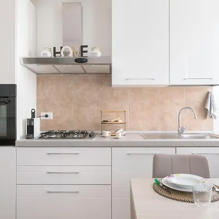Aura-elegant In The Heart Of Como