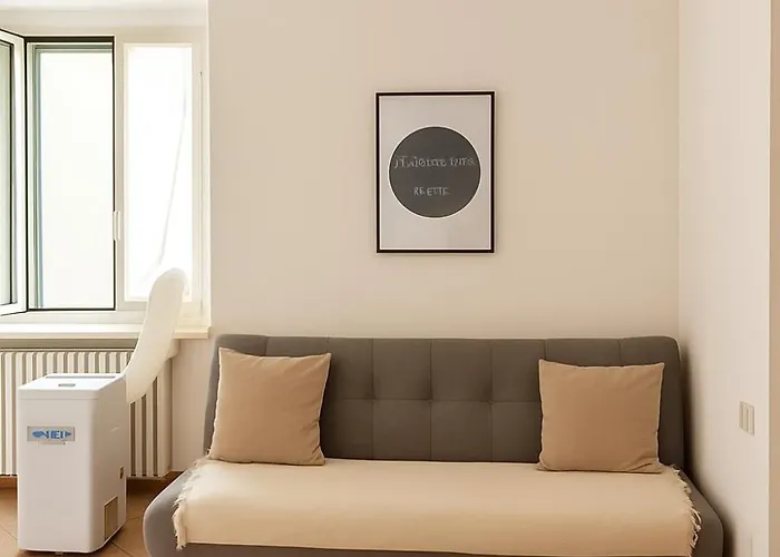 Aura-elegant In The Heart Of * Como