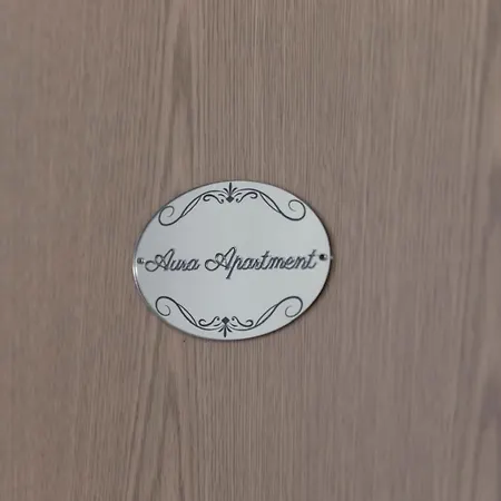 Aura-elegant In The Heart Of *