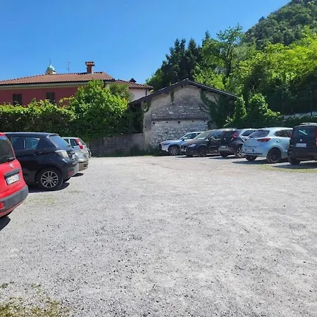 Aura-elegant In The Heart Of